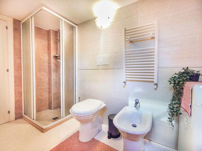 Casa Chiara In Centro Con Corte Privata San Benedetto del Tronto Exterior foto
